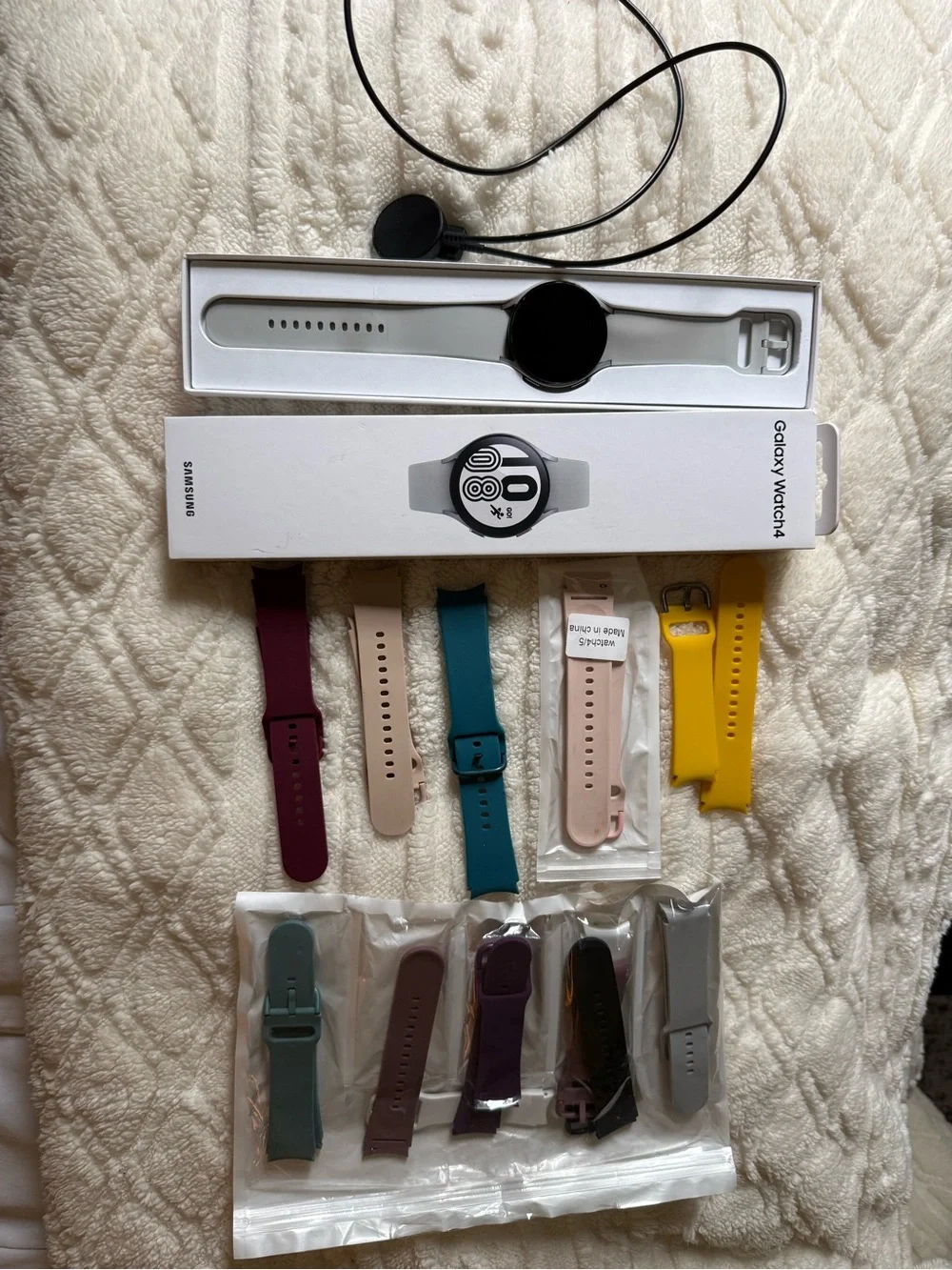 Samsung Galaxy Watch4 Classic Bluetooth/Wi-Fi/GPS – Excellent Condition